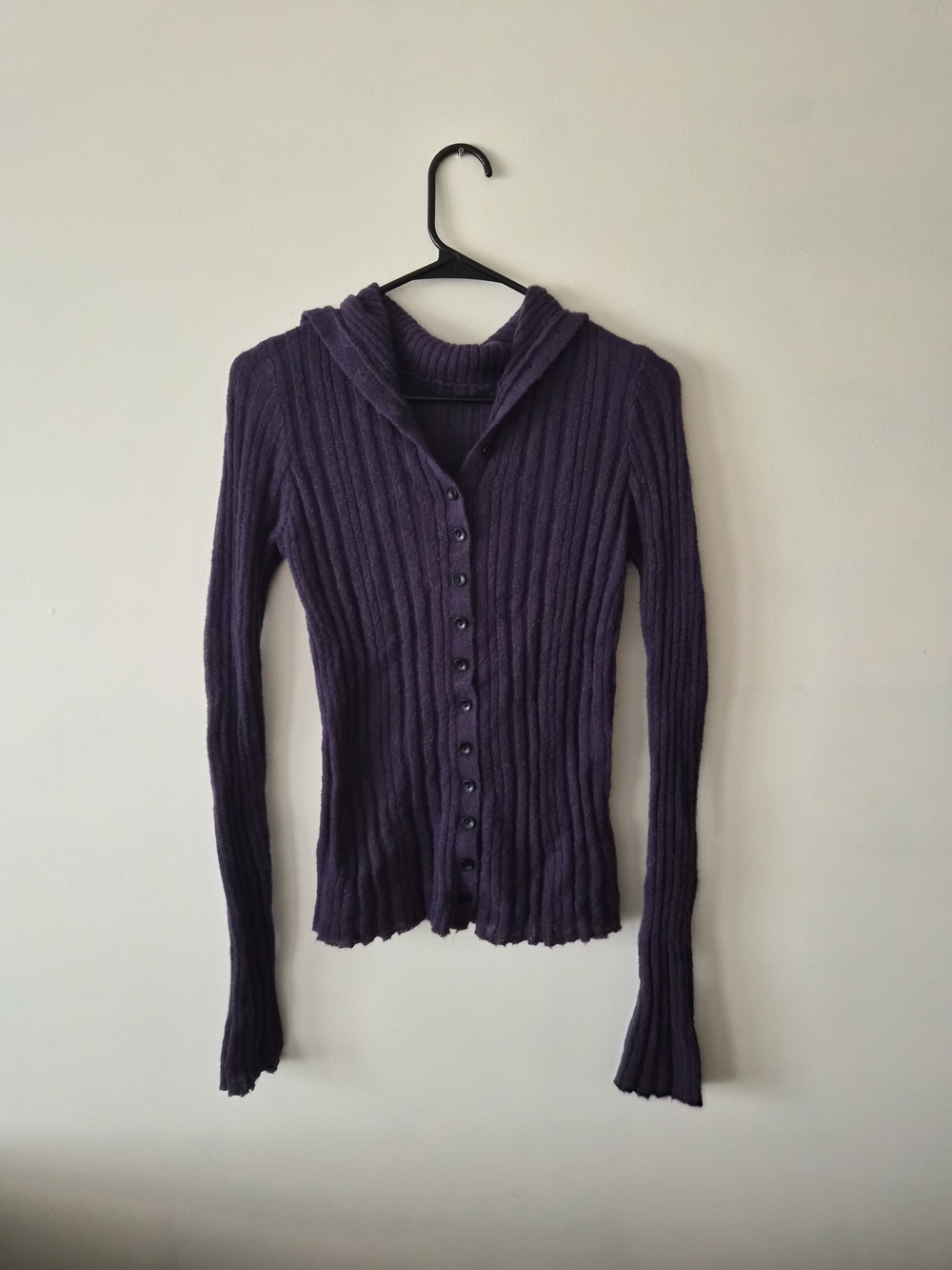 Slim Ribbed Wool Button-Up Cardigan in Deep Purple